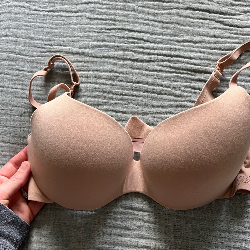 Victoria's Secret Tan Seamless Bra with Adjustable Straps
